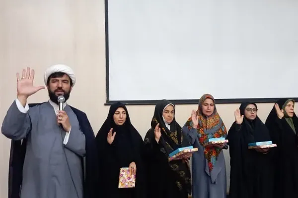 مهرواره بانور؛ بانوان گلستان در خط مقدم جنگ نرم + عکس