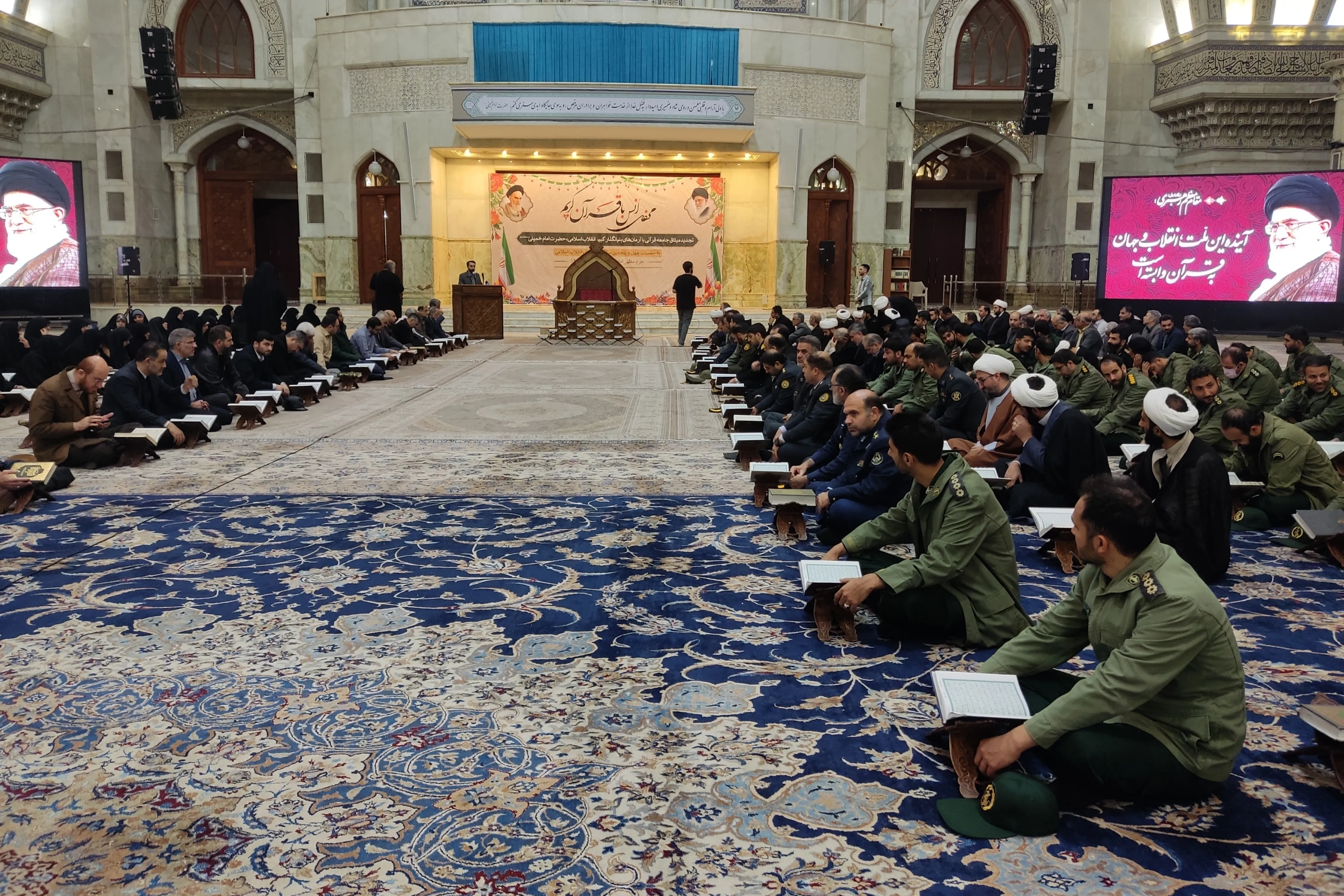جهاد تبیین با محوریت قرآن صورت پذیرد