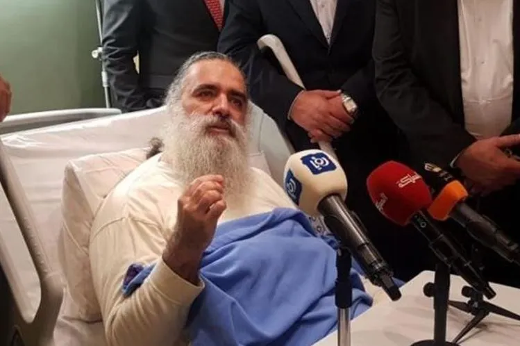 El padre Atallah Hanna acusa a Israel de intentar matarlo