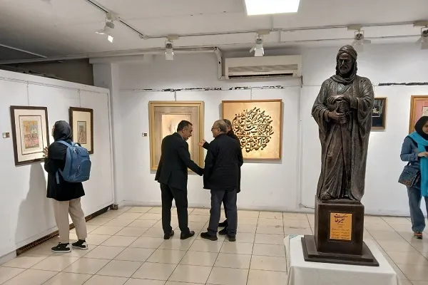 حکیم نظامی، راه و رسم درست زندگی کردن را به انسان می‌آموزد