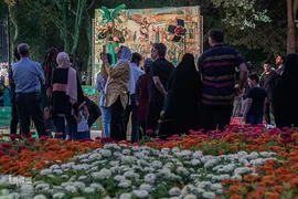 اجرای آیین سنج‌زنی آران بیدگل در چهارباغ اصفهان‎‎