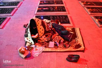 مراسم شب قدر در گلزار شهدای وادی رحمت تبریز