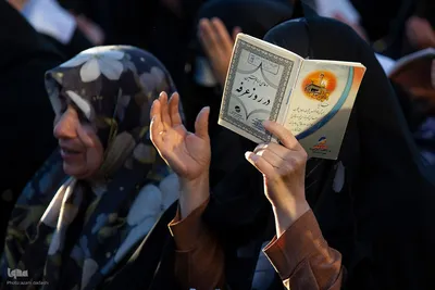 زمزمه دعای عرفه در قزوین
