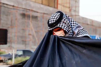 اهتزاز پرچم ۲۰۰ متری «یا حسین(ع)» در اهواز