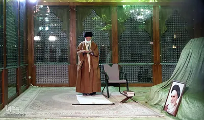 حضور رهبر انقلاب در مرقد مطهر امام راحل و گلزار شهدای بهشت زهرا