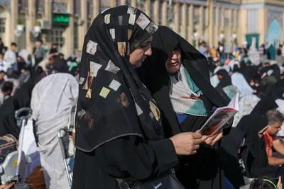 اجتماع پرشور دلدادگان حسینی در حرم عبدالعظیم (ع)؛ طنین دعای عرفه در قبله تهران