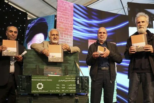 حضور انجمن عکاسان انقلاب و دفاع مقدس در نمایشگاه کتاب