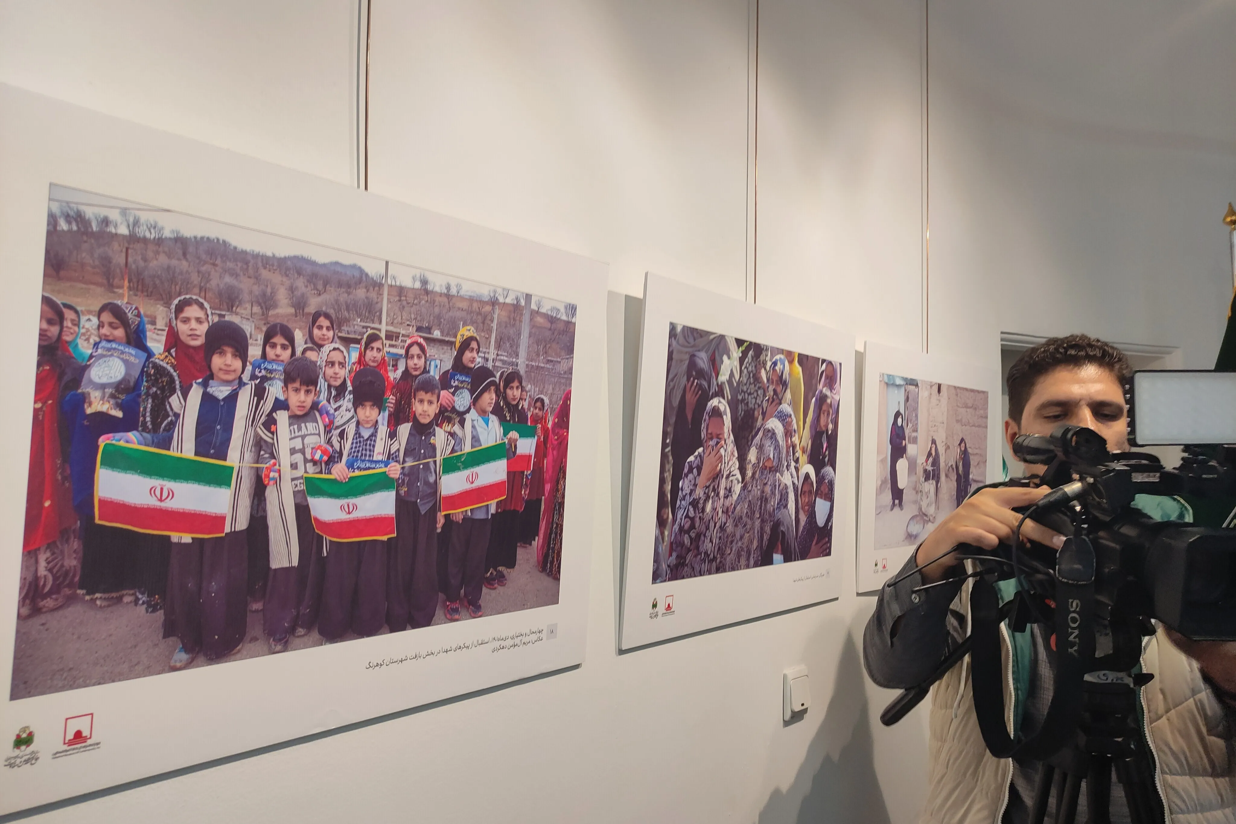روایتی از پیام مقاومت و ایستادگی در نمایشگاه «بر شانه‌های اشک»