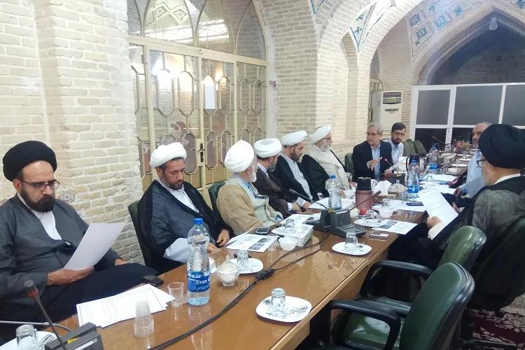 درخواست جامعه اساتید حوزه‌های علميه فارس برای احقاق حق مردم از مسئولان خاطی