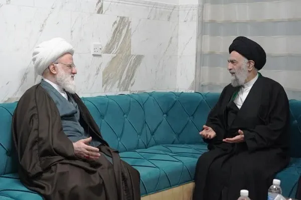جهت‌دهی به حرکت امت جزء مسئولیت‌های علما و فرهیختگان است