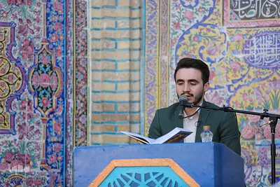 محفل انس با قران در مسجد نصیرالملک‎