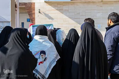 وداع با شهید گمنام در مدرسه دخترانه امام حسین(ع)