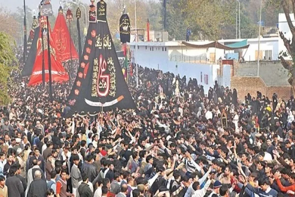 په درست پاکستان کې په میلیونونوحسیني ویرجنو د عاشورا په دستورو کې ګډون وکړ