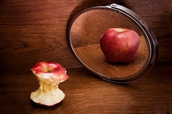 خودشیفتگی مجازی و علائم آن + فیلم