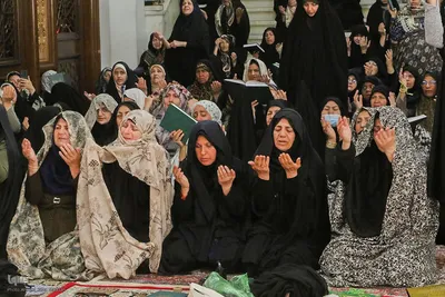 لحظه تحویل سال ۱۴۰۴ در حرم حضرت شاهچراغ (ع)