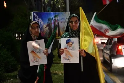 اجتماع دانشگاهیان دانشگاه تبریز در حمایت از آرمان‌های انقلاب