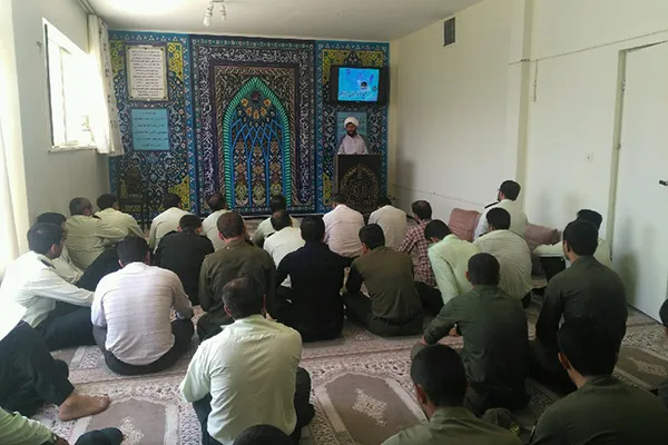 آنچه از واقعه کربلا باید بیاموزیم/ حب دنیا و فاصله از صراط مستقیم
