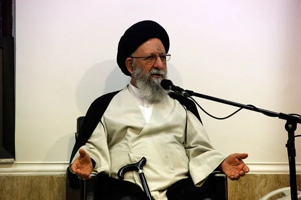 عمل صالح و تهذیب نفس از مشخصات طلبه علوم دینی است