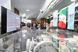 بازدید رهبر انقلاب از نمایشگاه توانمندی‌های تولید داخل