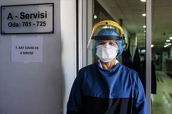 Türkiye'de son 24 saatte 6 bin 609 kişinin testi pozitif çıktı