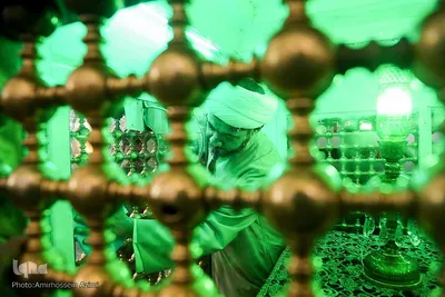 مراسم غبارروبی حرم مطهر حضرت علی بن حمزه