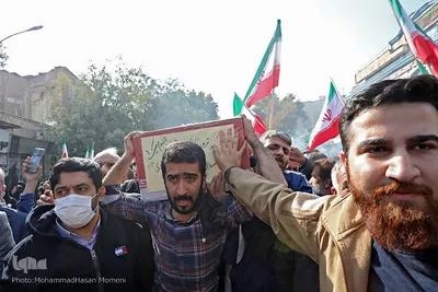 حضور حماسی همدانی‌ها در تشییع پیکر مطهر «احسان مرادی» شهید حرم شاهچراغ