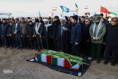 تدفین پیکر شهید گمنام دفاع مقدس دراهر