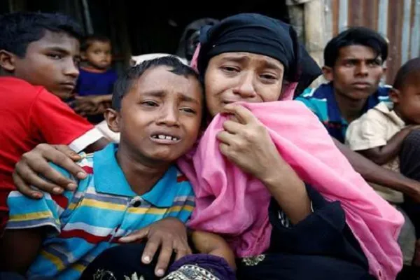 Myanmada bir məscidi təmirdən sonra dağıtdılar