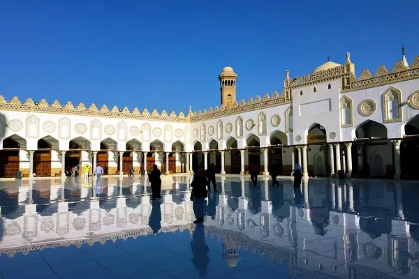 الأزهر يدين محاولة اغتيال الكاظمي ويدعو العراقيين إلى الوحدة
