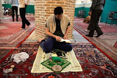 مراسم معنوی اعتکاف در مسجد جامع بازار تهران