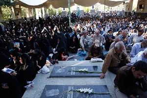 برگزاری دعای عرفه در نقاط مختلف همدان