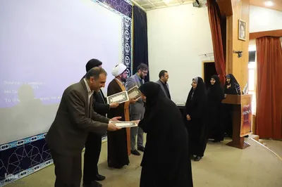 مراسم تجلیل از برگزیدگان دوازدهمین دوره مسابقات مناظره دانشجویی استان مرکزی