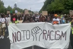 De la mise à feu du drapeau américain aux revendications des pilotes de Formule 1 contre le racisme