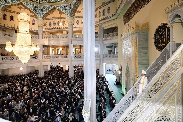 اقامه نماز عید فطر در روسیه + عکس
