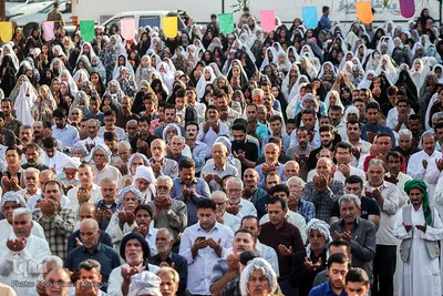 اقامه نماز عید فطر در محله منبع آب اهواز 