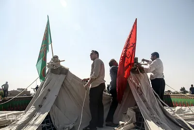 آيين سنتي سياه پوشان و برپايي خيمه عزاداري در آستانه ماه محرم - سمنان
