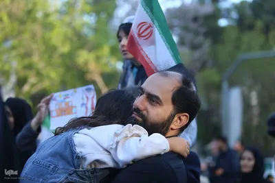 تجمع کودکان و نوجوانان در چهلمین روز شهادت دانش‌آموزان مینابی