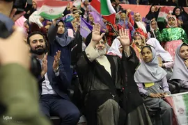 اجتماع ۲۰ هزارنفری «دختران آرمانی»