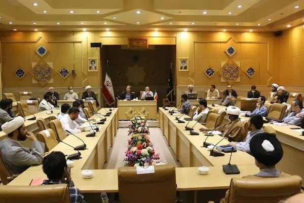 تناقضات عملکرد دین‌داران، باعث دین‌گریزی شده است