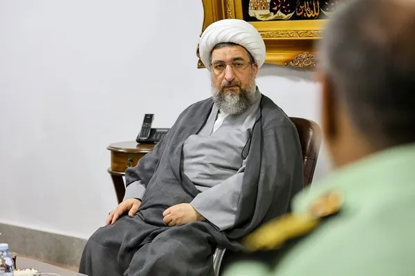 دیدار فرماندهان انتظامی آذربایجان شرقی با امام جمعه تبریز