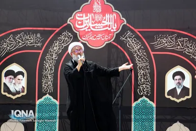 زائران و مجاوران در مسجد مقدس جمکران جهت عرض تسلیت به امام زمان
