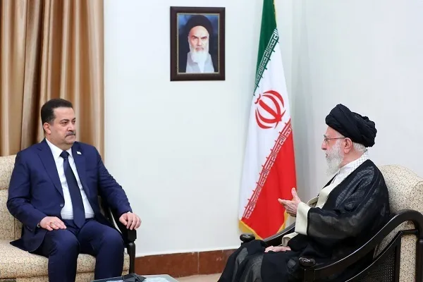 O Ayatollah Khamenei elogia a 