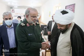 کتاب «شناسنامه چهارده معصوم(ع)» در اهواز رونمایی شد