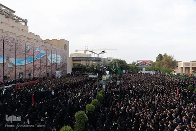 اجتماع عظیم عاشورایی مردم اصفهان در میدان امام حسین (ع)