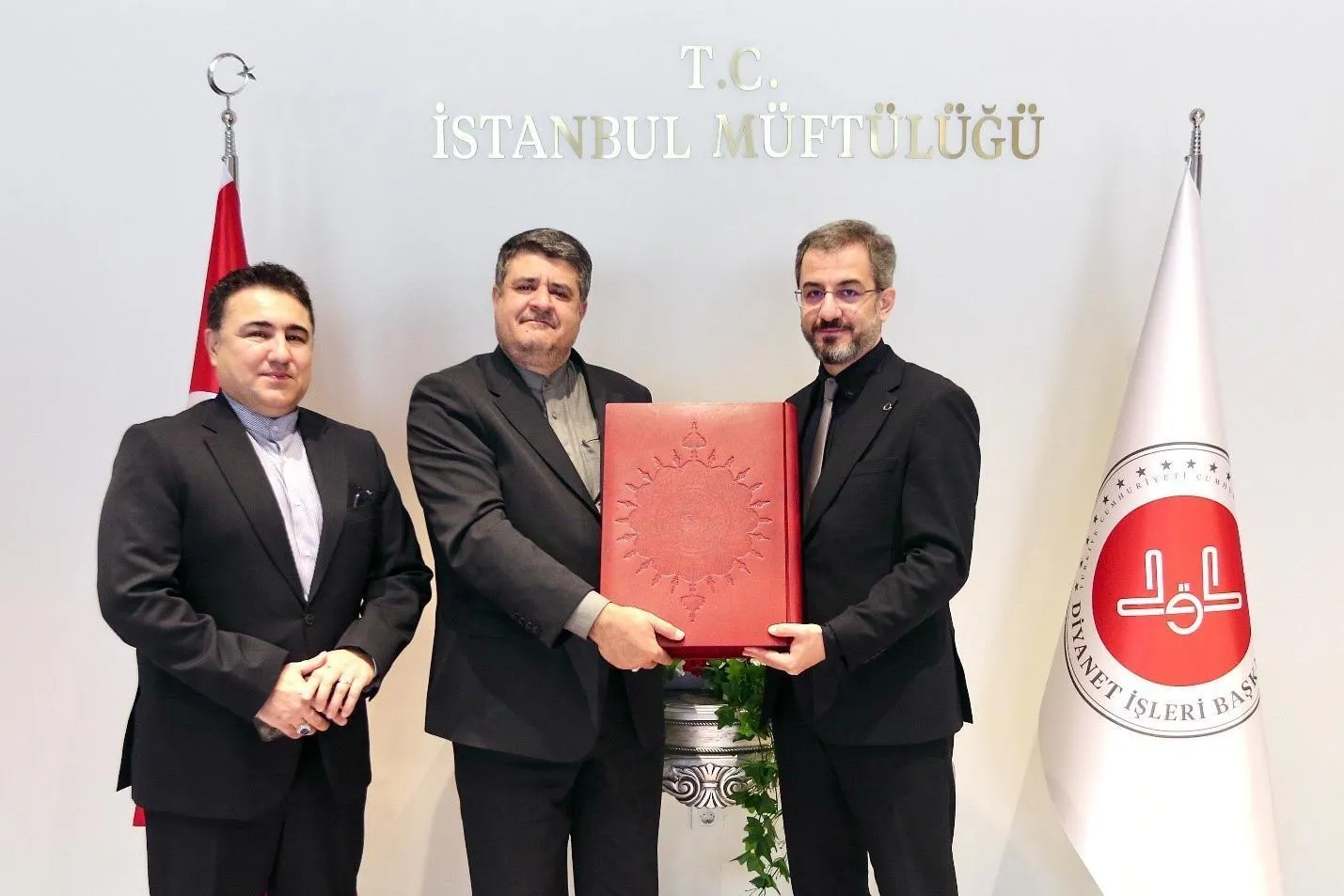 Istanbul Mufti Stresses Boosting Iran-Turkey Quranic, Religious Cooperation