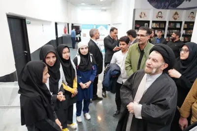 نمایشگاه تایپوگرافی «استکبار ستیزی» افتتاح شد