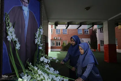 آیین نواختن زنگ انقلاب اسلامی در شیراز