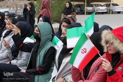 نواختن زنگ انقلاب در یزد