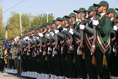 حضور و سخنرانی رهبر انقلاب در مراسم دانش‌آموختگی دانشجویان دانشگاه امام حسین (ع)