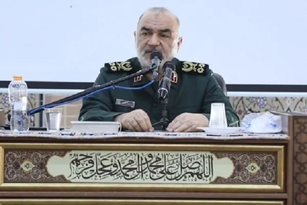 ایران در مرکز میدان جنگ اطلاعاتی دشمن قرار دارد